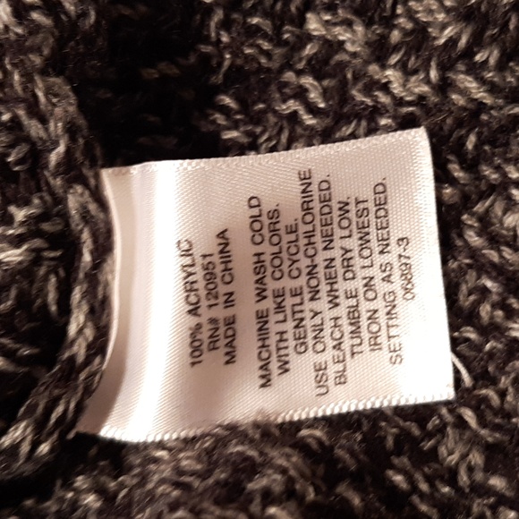 A.n.a  Black Light Weight Sweater Size Med - Picture 6 of 6